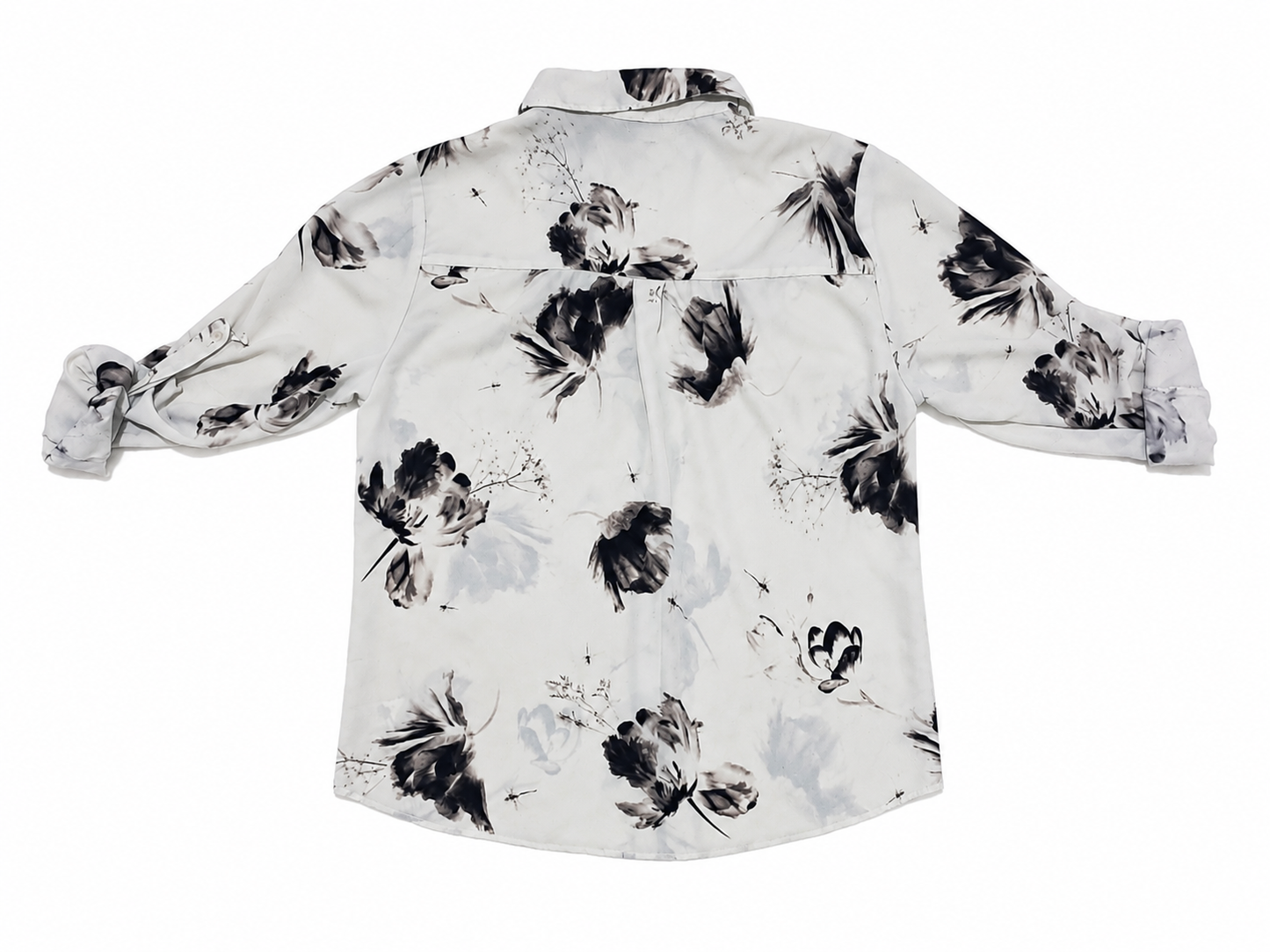 Blusa Camisera Estampada Floral – Blanco y Negro