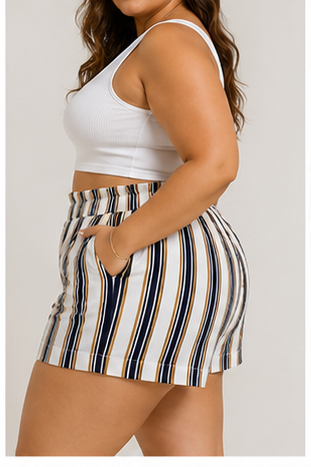 Short Blanco de Rayas Verticales con Bolsillos