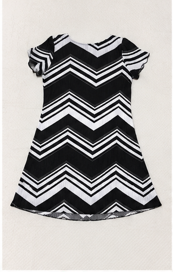 Vestido Estampado Chevron de Manga Corta
