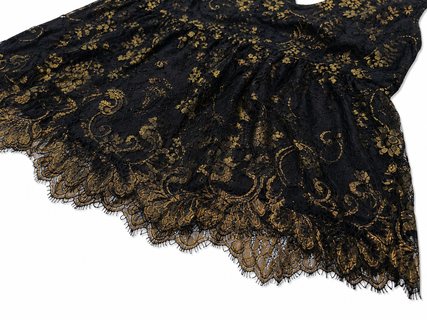 Blusa de Encaje con Detalles Dorados