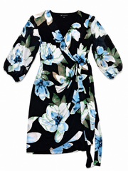 Vestido cruzado estampado floral – Negro con flores en tonos azul y blanco