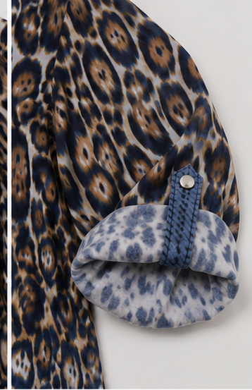 Blusa Estampada Animal Print con Detalles Azules