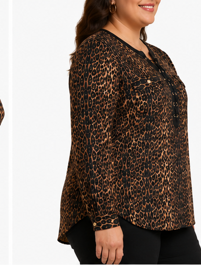Blusa animal print con detalle de cordón