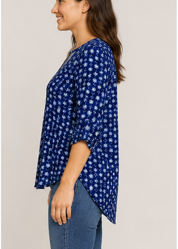 Blusa Azul Marino con Estampado Floral y Escote en V