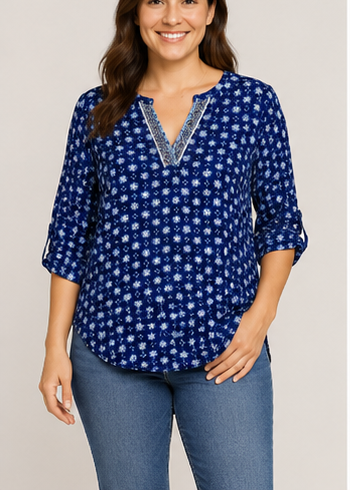 Blusa Azul Marino con Estampado Floral y Escote en V