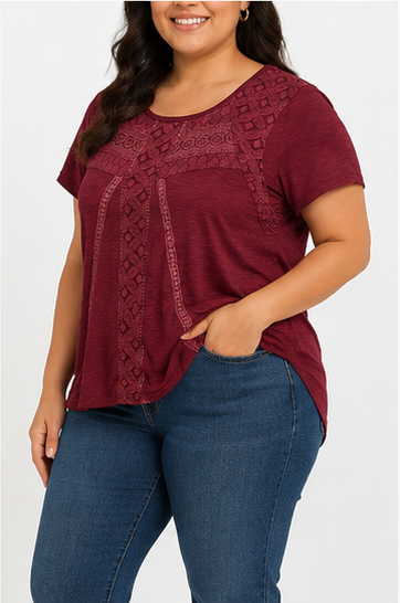 Blusa con Detalles de Encaje y Manga Corta
