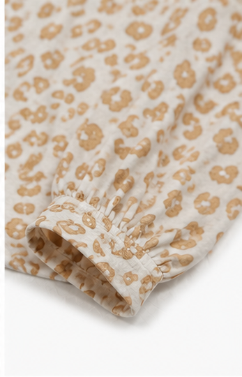 Blusa Estampada Animal Print de Manga Larga