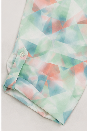 Blusa Camisera con Estampado Abstracto en Tonos Pastel