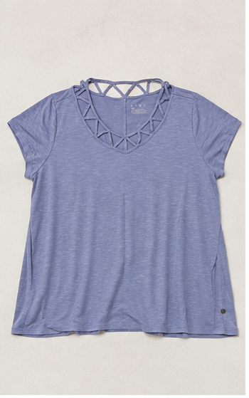 Blusa de Manga Corta con Escote en V y Detalle Entrelazado