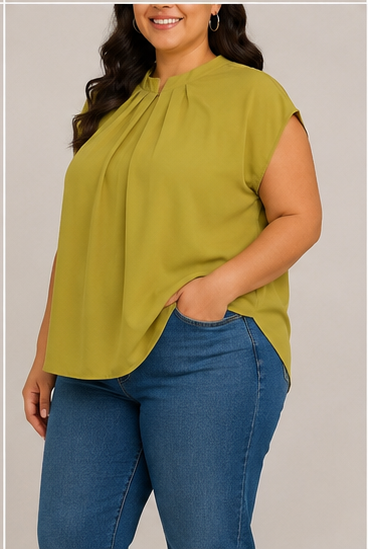 Blusa Lisa de Cuello Plisado Plus Size