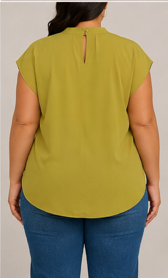 Blusa Lisa de Cuello Plisado Plus Size