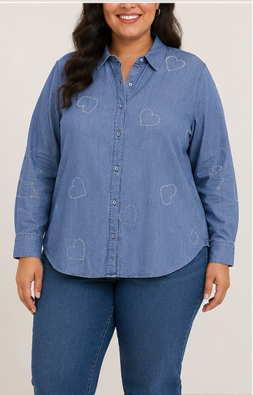 Camisa de Mezclilla Ligera con Bordado de Corazones