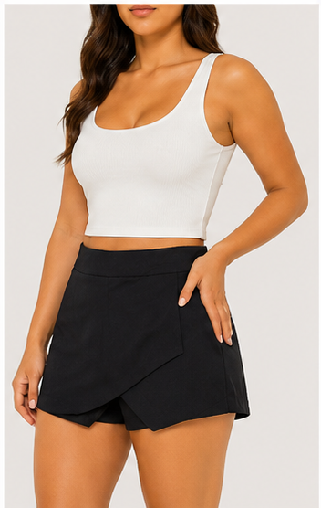 Falda Short de Tiro Alto Negra con Diseño Cruzado