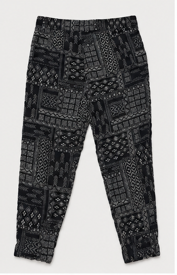 Jogger Estampado Negro de Cintura Elástica con Jareta