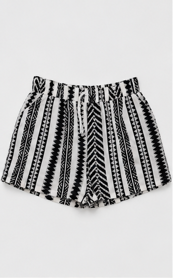 Short Estampado Geométrico en Blanco y Negro