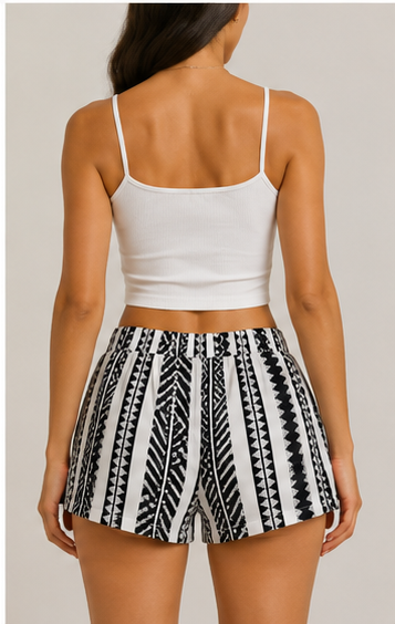 Short Estampado Geométrico en Blanco y Negro