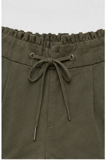 Short de Tiro Alto con Cordón Ajustable Verde Olivo