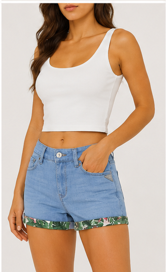 Short de Mezclilla Azul Claro de Tiro Alto con Dobladillo Estampado Floral