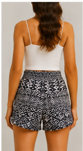 Short de Tiro Alto con Estampado Geométrico