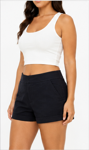 Short Clásico de Tiro Alto con Dobladillo Negro
