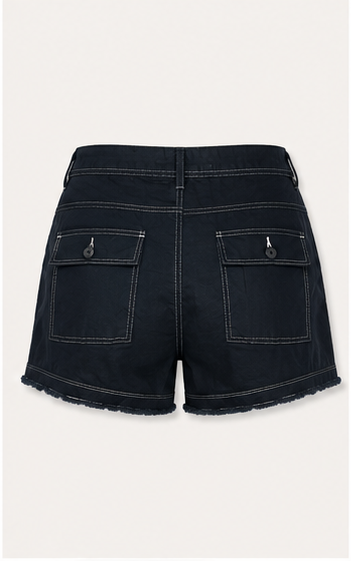 Short de Mezclilla Negro de Tiro Alto con Bolsillos Frontales y Costuras en Contraste