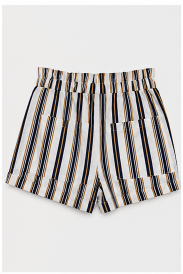 Short Blanco de Rayas Verticales con Bolsillos