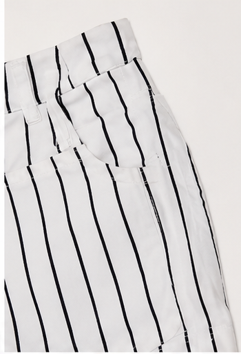 Short Blanco de Rayas Verticales con Botones