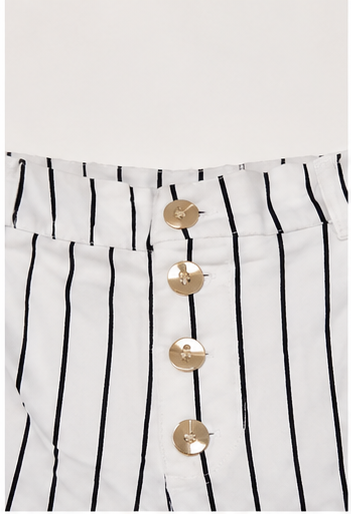 Short Blanco de Rayas Verticales con Botones