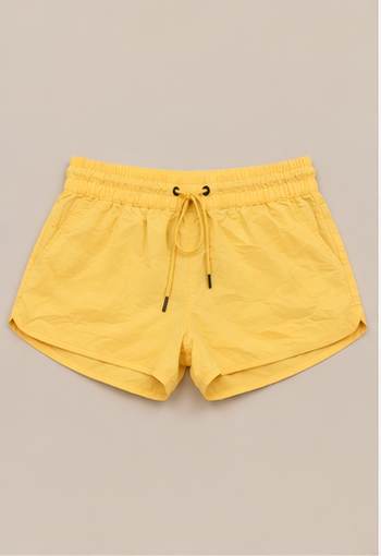 Short deportivo con cordón ajustable