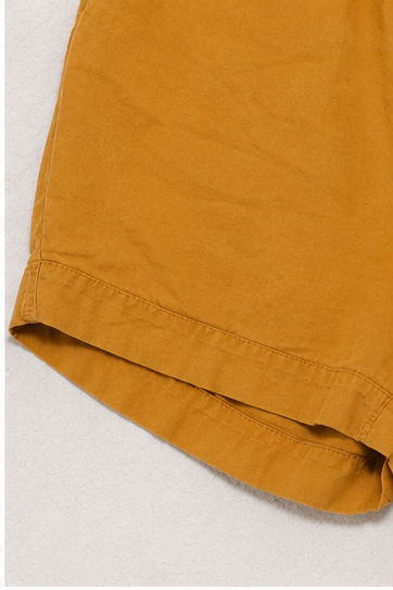 Short de Tiro Alto con Cintura Elástica y Cordón Ajustable Mostaza