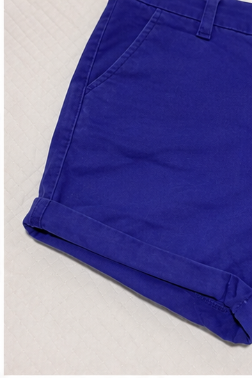 Short de Tiro Alto con Dobladillo Doblado