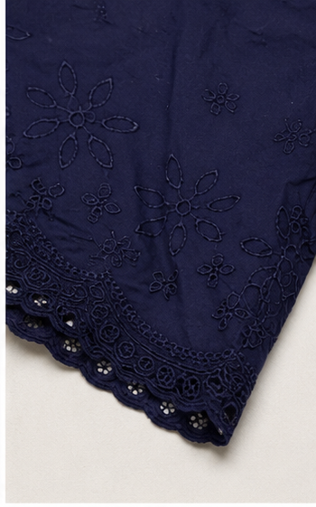 Short Azul Marino con Bordado Floral
