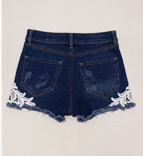 Short de Mezclilla de Tiro Alto con Encaje Floral