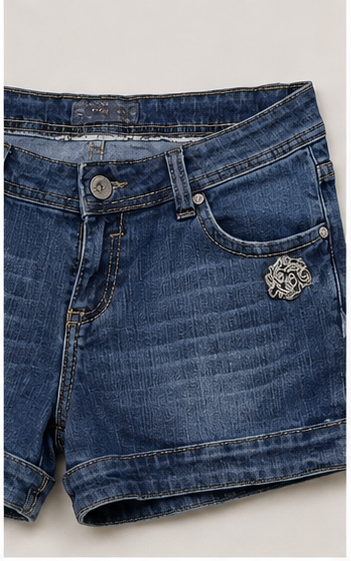 Short de Mezclilla Azul con Dobladillo