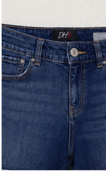 Short de Mezclilla Azul con Dobladillo