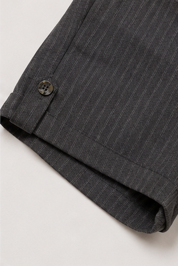 Short Gris de Tiro Alto con Raya Diplomática