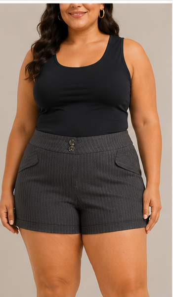 Short Gris de Tiro Alto con Raya Diplomática