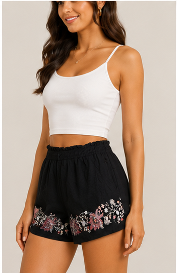 Short Negro con Bordado Floral