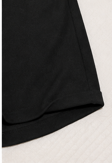 Short de Tiro Alto Negro con Botones Decorativos