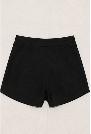 Short de Tiro Alto Negro con Botones Decorativos