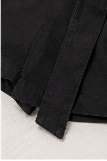 Short de Tiro Alto Negro con Cinturón de Lazo