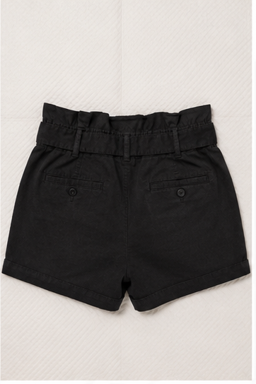 Short de Tiro Alto Negro con Cinturón de Lazo