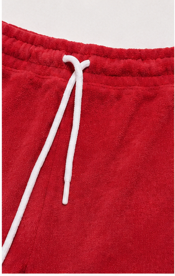Short Deportivo Rojo con Detalles en Contraste
