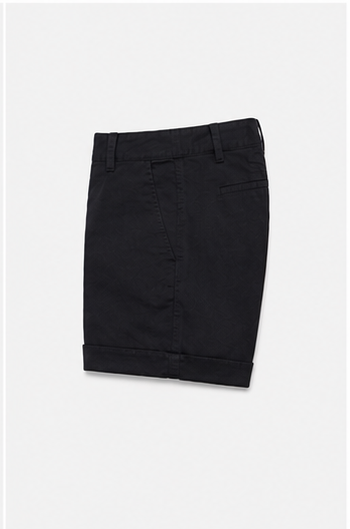 Short Clásico de Tiro Medio con Dobladillo Negro