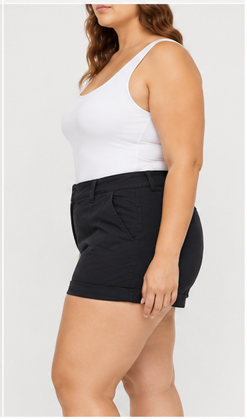 Short Clásico de Tiro Medio con Dobladillo Negro