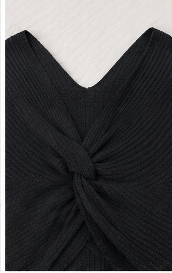 Blusa de Punto Negra con Escote Cruzado
