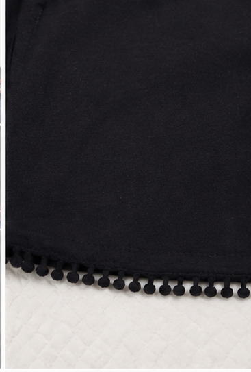 Blusa Sin Mangas Negra con Bordado Decorativo
