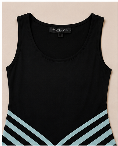 Vestido sin mangas con diseño asimétrico