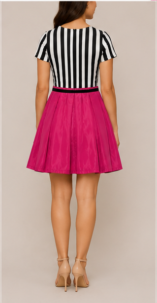 Vestido Mini Combinado de Rayas y Falda Plisada