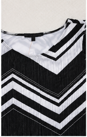 Vestido Estampado Chevron de Manga Corta